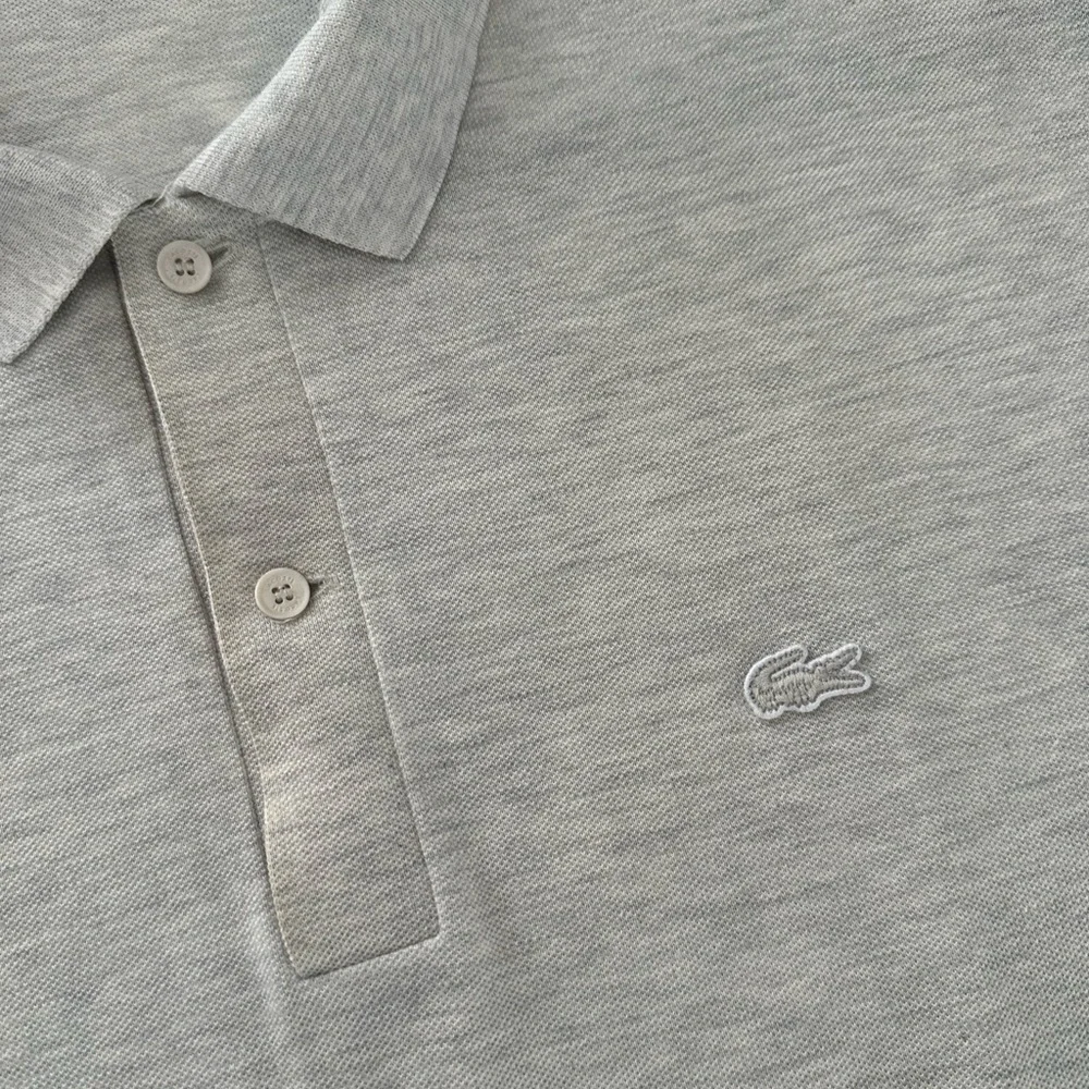 Lacoste Men's Light Gray Polo Shirt with Navy Accents - Picture 3 of 11